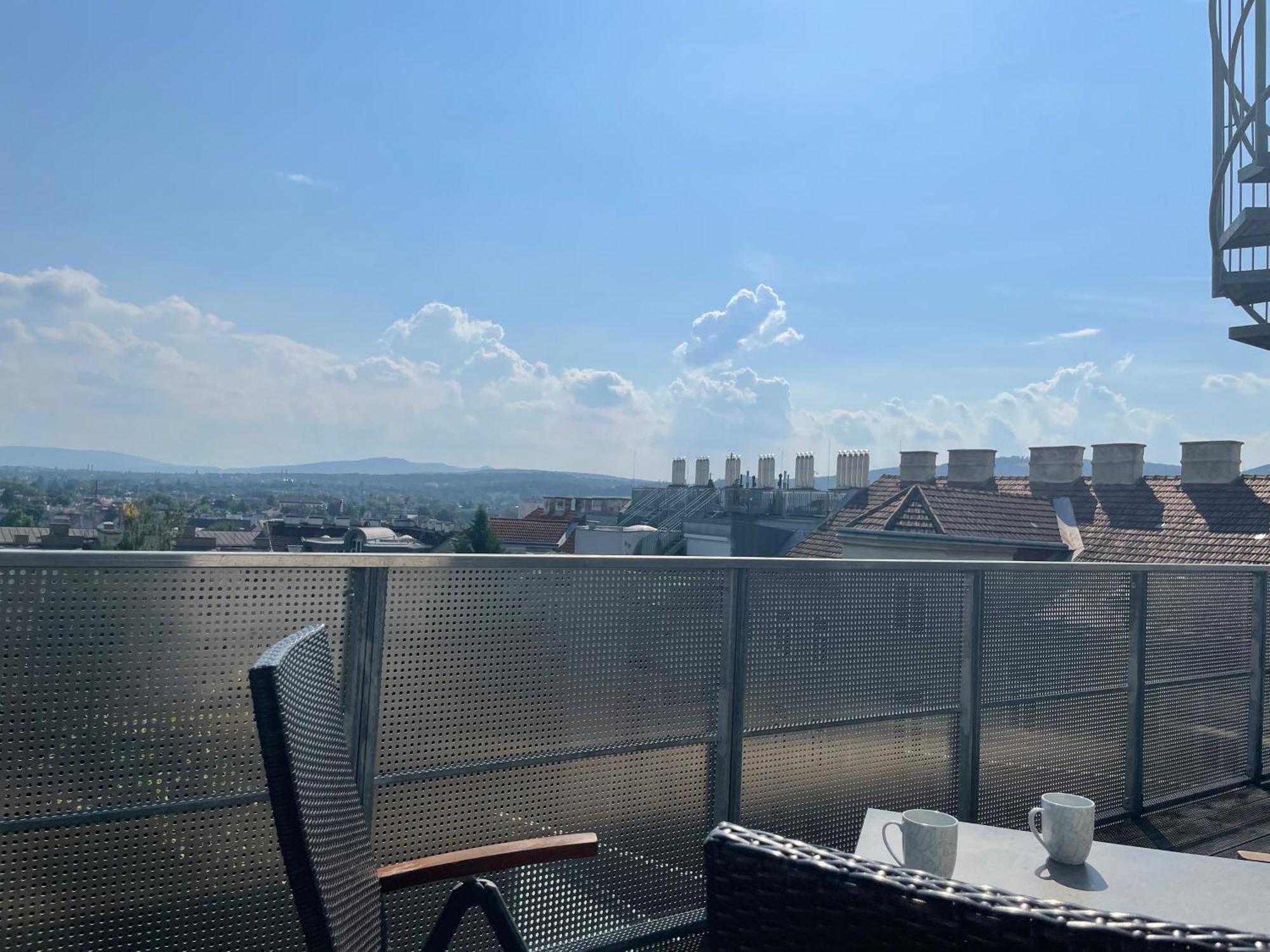 Rooftop Terrace- Panoramablick Ueber Wien
